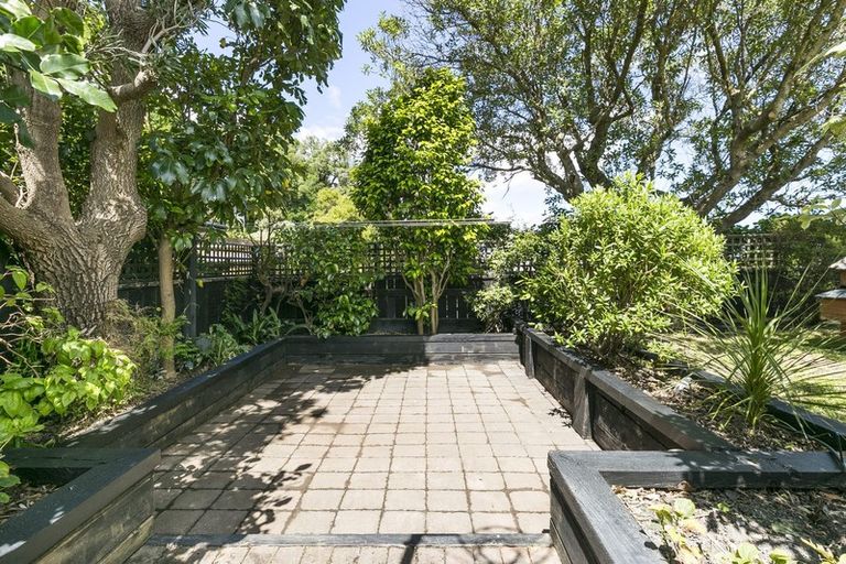Photo of property in 57 Waipapa Road, Hataitai, Wellington, 6021