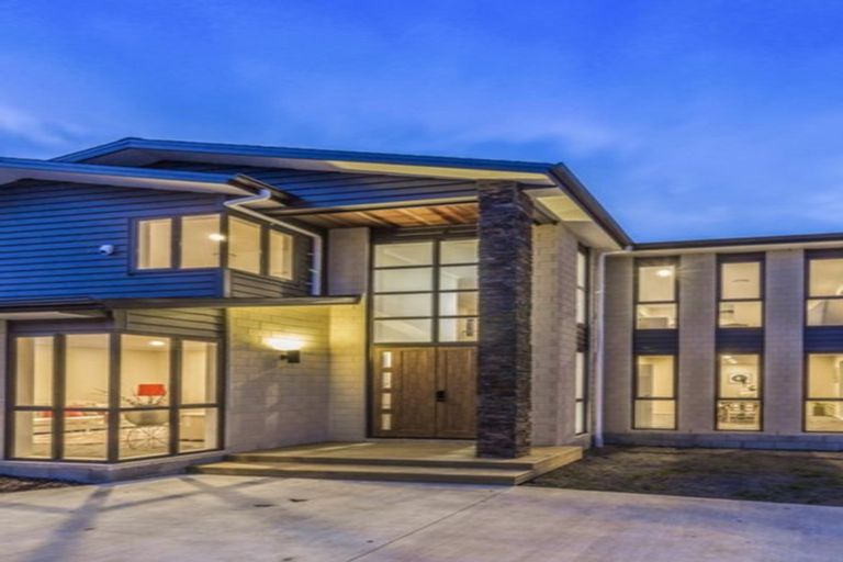 Photo of property in 8 Judith Anne Drive, Pukekohe, 2120