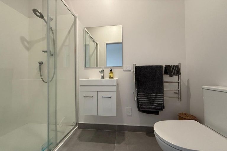 Photo of property in 22 Koiora Road, Clarks Beach, 2122