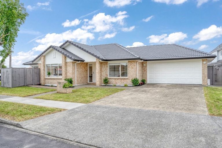Photo of property in 19 Montecito Place, Golflands, Auckland, 2013