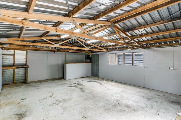 Photo of property in 23 Tawa Road, Te Atatu Peninsula, Auckland, 0610