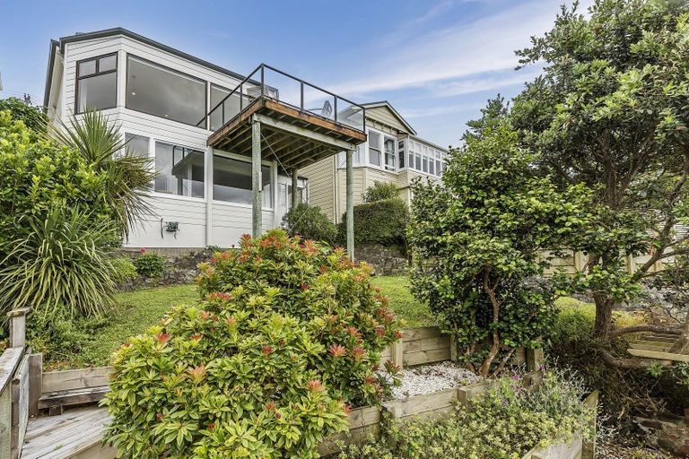 Photo of property in 33 Karepa Street, Brooklyn, Wellington, 6021