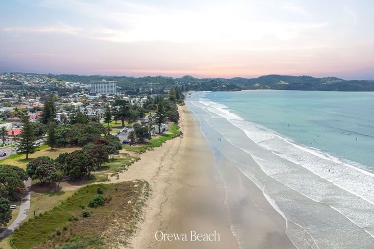 Photo of property in 42 Marellen Drive, Red Beach, 0932