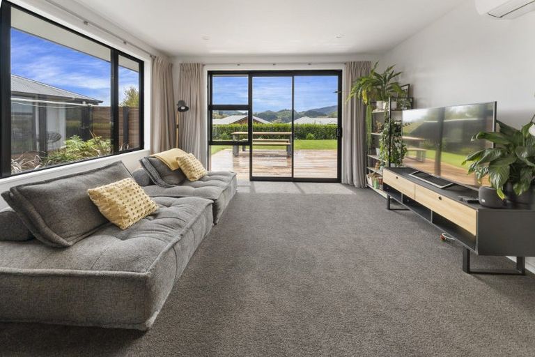 Photo of property in 11 Huntaway Close, Stoke, Nelson, 7011