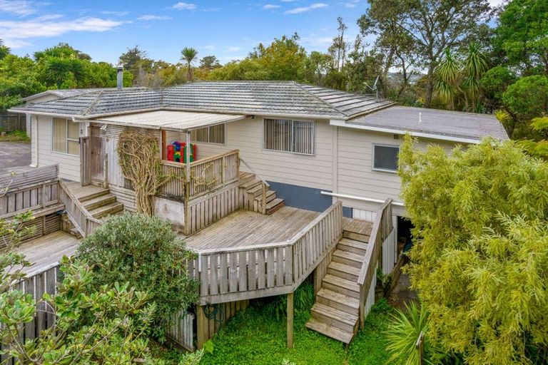 Photo of property in 19 Stallard Place, Glen Eden, Auckland, 0602
