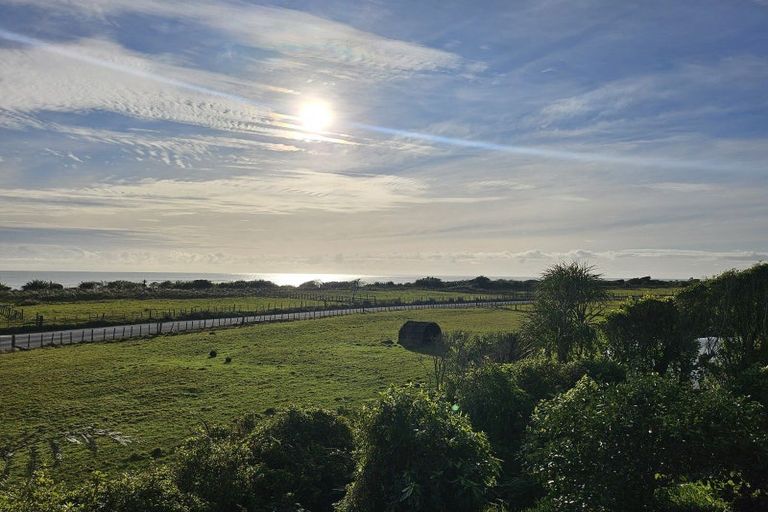 Photo of property in 21 Karoro Place, Karoro, Greymouth, 7805