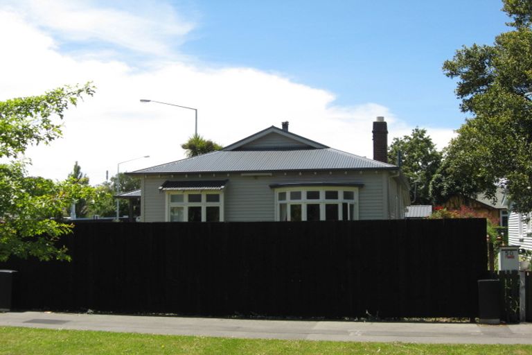 Photo of property in 52 Woodville Street, Edgeware, Christchurch, 8013