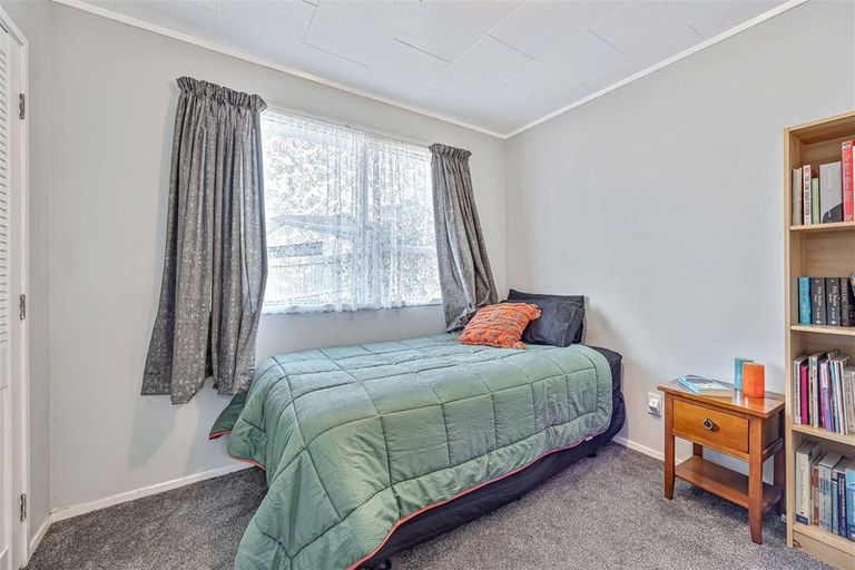 Photo of property in 64 West Harbour Drive, West Harbour, Auckland, 0618