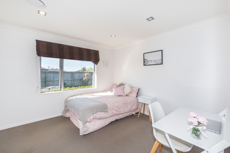 Photo of property in 26 Henley Close, Rolleston, 7614