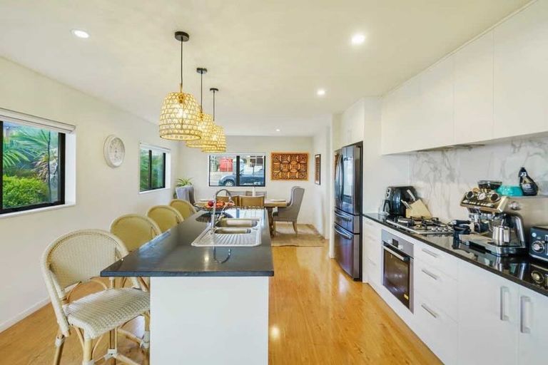 Photo of property in 23 Kirikiri Drive, Papakura, 2110