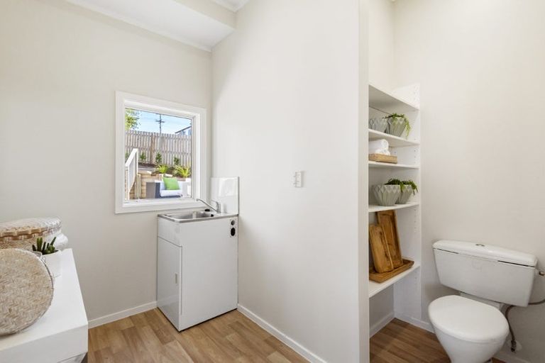 Photo of property in 14 Mcfetridge Place, Hillcrest, Auckland, 0627