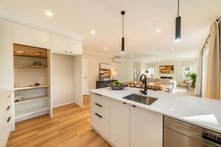 Photo of property in 70a Heretaunga Square, Silverstream, Upper Hutt, 5019