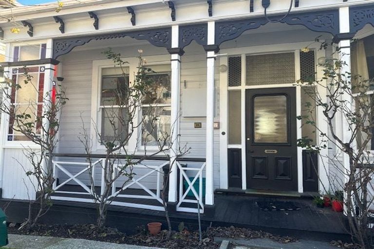 Photo of property in 120 Austin Street, Mount Victoria, Wellington, 6011