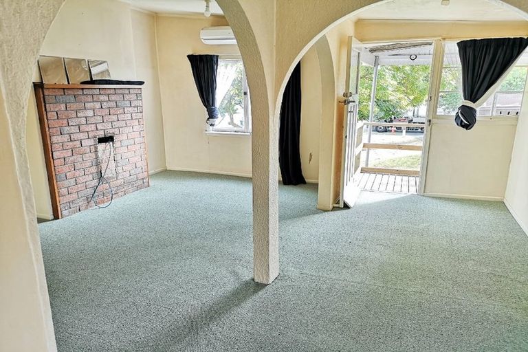 Photo of property in 85 Gardner Avenue, New Lynn, Auckland, 0600