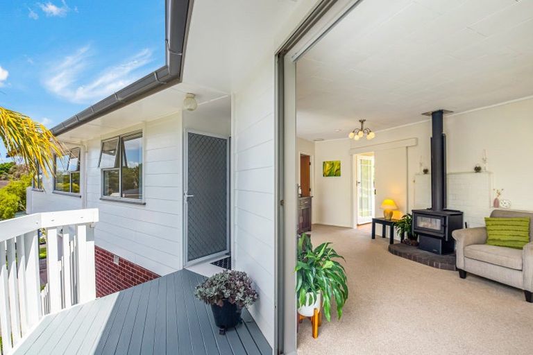 Photo of property in 37 Fitzwater Place, Henderson, Auckland, 0612