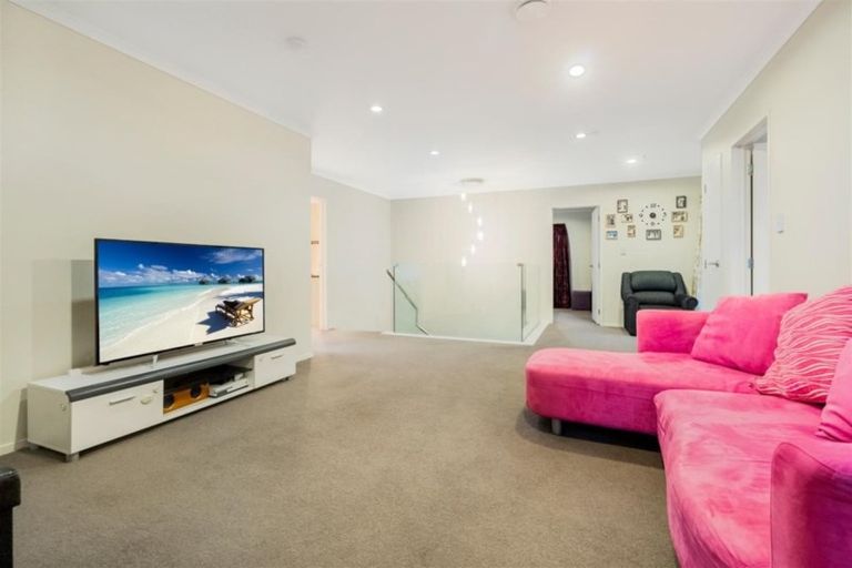 Photo of property in 1 Conti Drive, Flat Bush, Auckland, 2019
