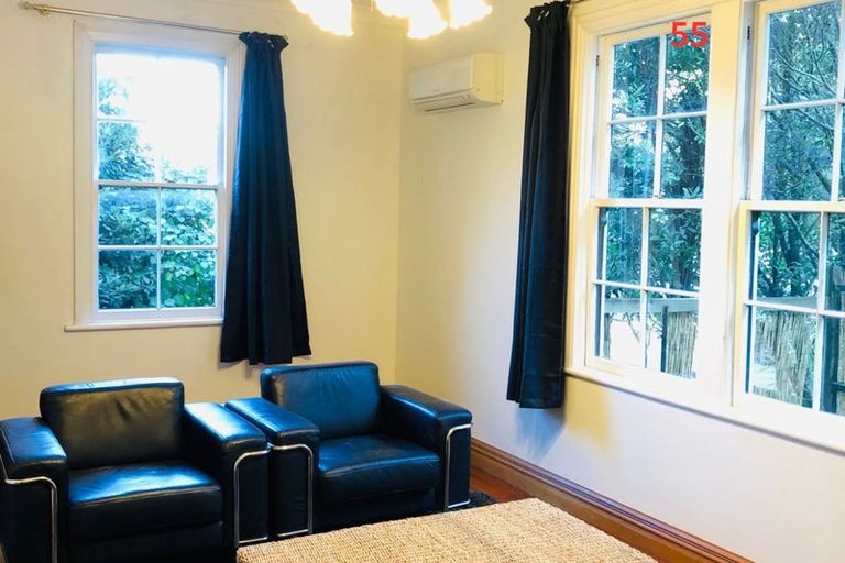 Photo of property in 55 Garden Road, Northland, Wellington, 6012