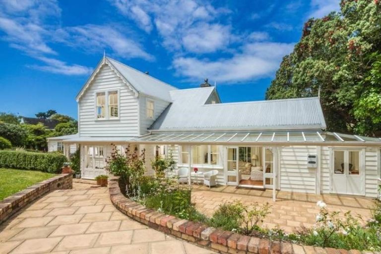 Photo of property in 5 Ringwood Street, Torbay, Auckland, 0630