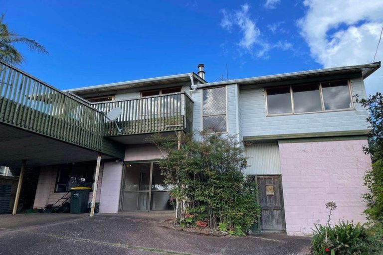 Photo of property in 893 Whangaparaoa Road, Manly, Whangaparaoa, 0930