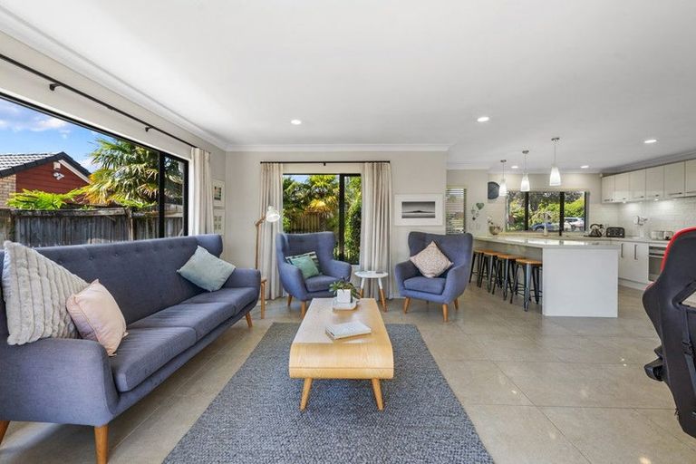 Photo of property in 8 Moy Place, East Tamaki Heights, Auckland, 2016