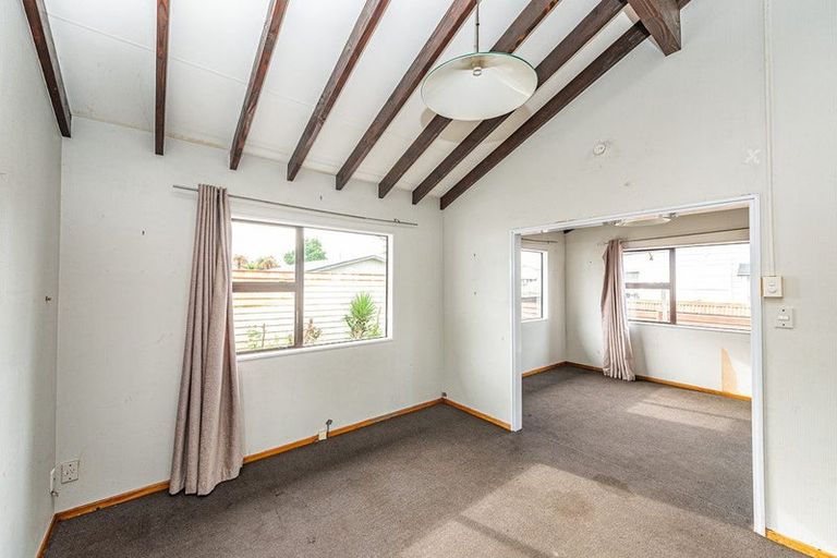 Photo of property in 19 Tongariro Street, Castlecliff, Whanganui, 4501