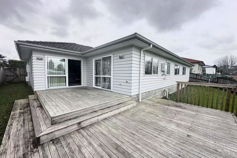 Photo of property in 10 Jezero Drive, Massey, Auckland, 0614