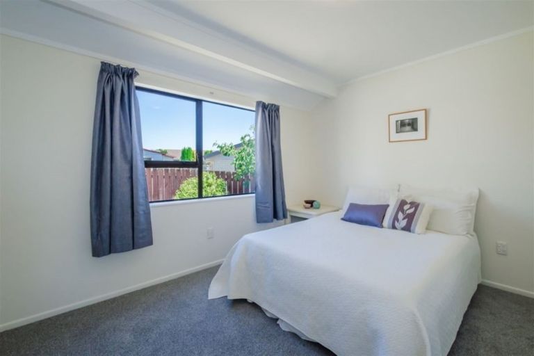 Photo of property in 18 Arnold Grove, Paraparaumu Beach, Paraparaumu, 5032