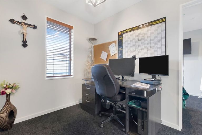 Photo of property in 31 Davaar Crescent, Broomfield, Christchurch, 8042