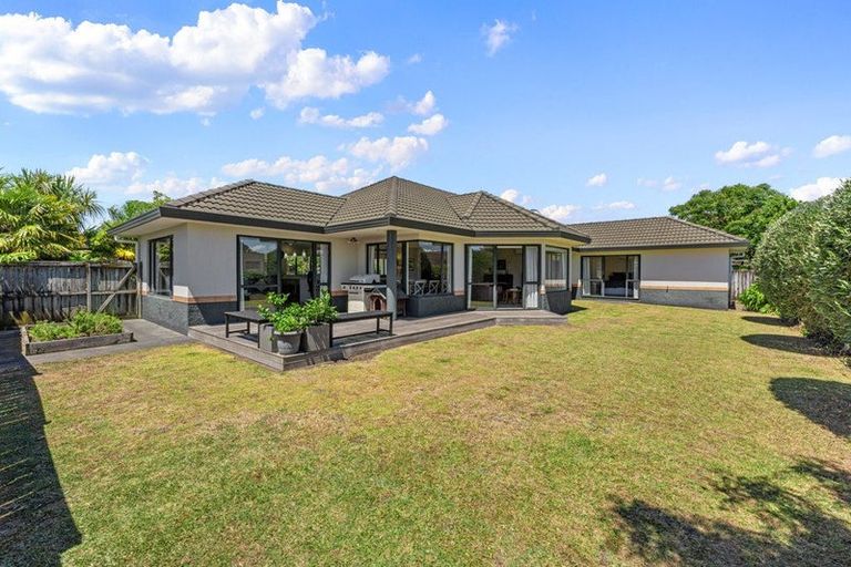 Photo of property in 8 Moy Place, East Tamaki Heights, Auckland, 2016