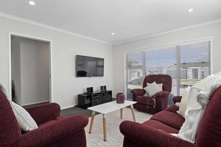 Photo of property in 15 Kahuparere Crescent, Pyes Pa, Tauranga, 3112