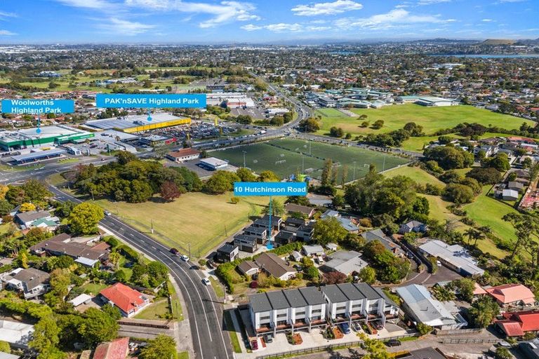 Photo of property in 2/10 Hutchinsons Road, Bucklands Beach, Auckland, 2014