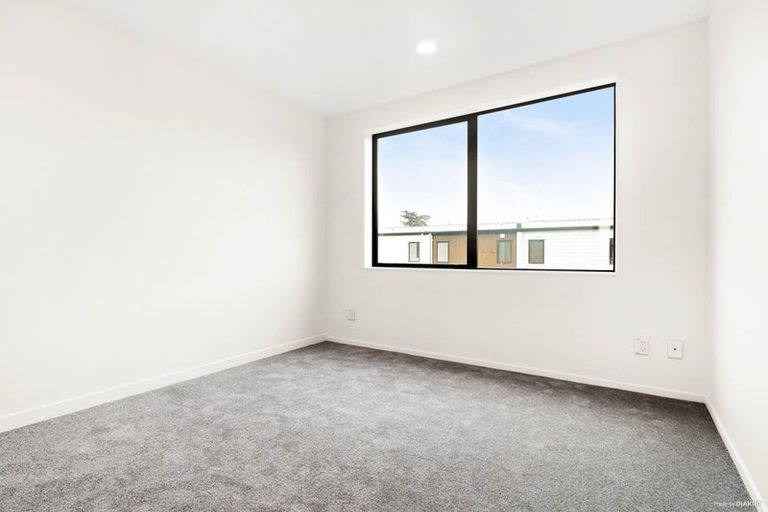 Photo of property in 40 Bloom Crescent, Sunnyvale, Auckland, 0612