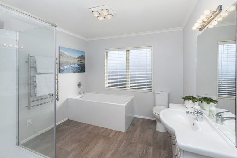 Photo of property in 53 Glasnevin Drive, Casebrook, Christchurch, 8051