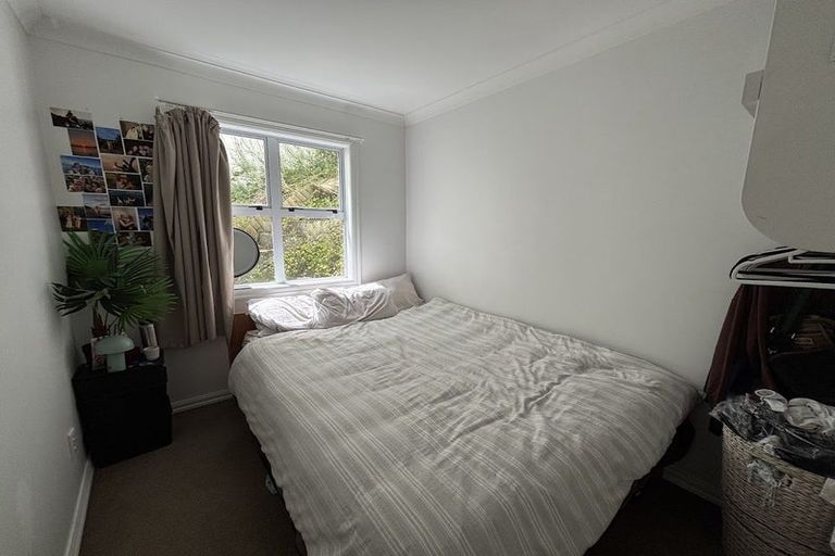 Photo of property in 121 Kelburn Parade, Kelburn, Wellington, 6012