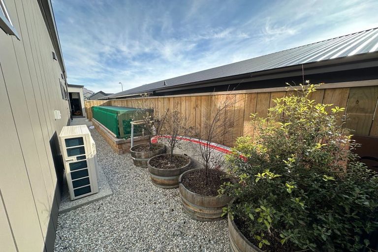 Photo of property in 10 Drysdale Road, Jacks Point, 9371