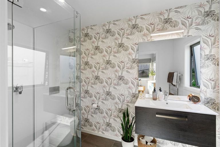 Photo of property in 3 Salmont Place, Kelburn, Wellington, 6012