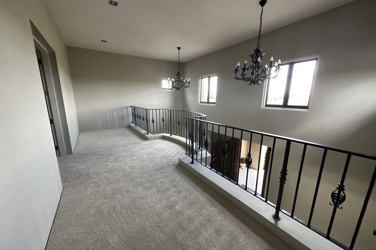 Photo of property in 35 Hayfield Way, Karaka, Papakura, 2113