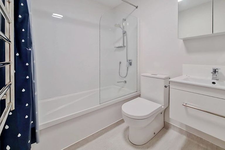 Photo of property in Vedado Apartments, 206/41u Hopper Street, Mount Cook, Wellington, 6011