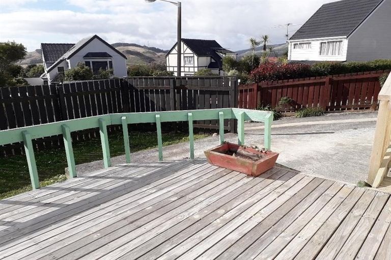 Photo of property in 2 Alister Way, Churton Park, Wellington, 6037