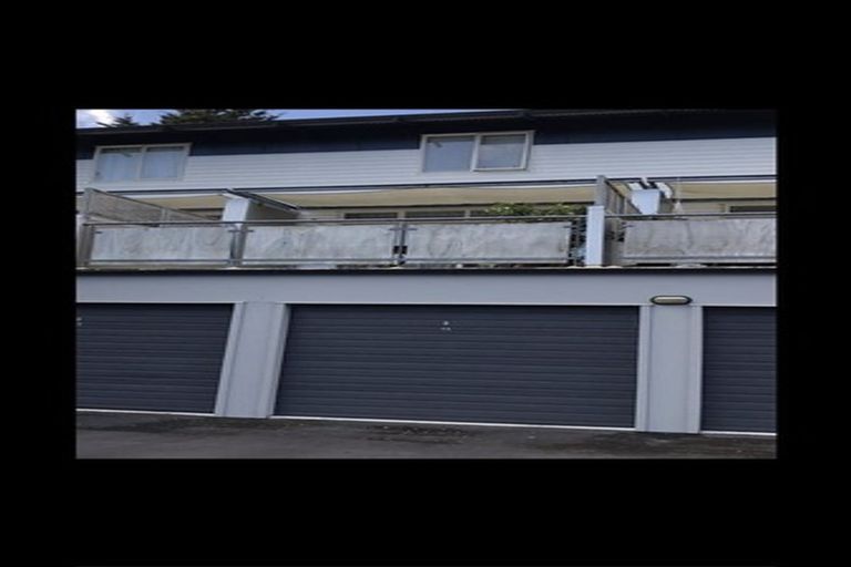 Photo of property in 2f/20 Ian Marwick Place, Birkenhead, Auckland, 0626