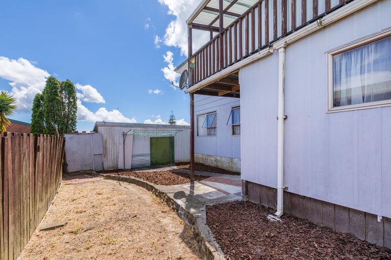 Photo of property in 5/26 Islington Avenue, New Lynn, Auckland, 0600