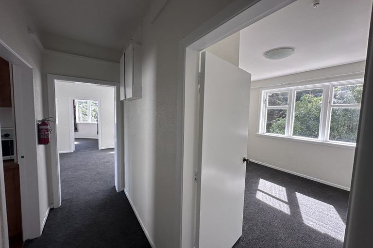 Photo of property in 20u2 Saint Michaels Crescent, Kelburn, Wellington, 6012