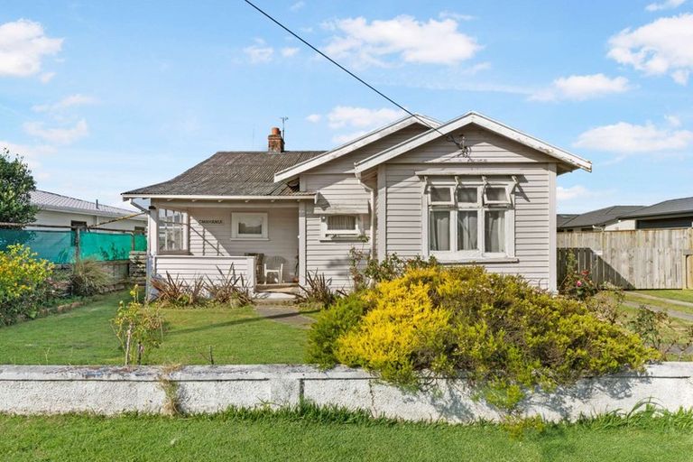 Photo of property in 18 Cook Street, Foxton, 4814