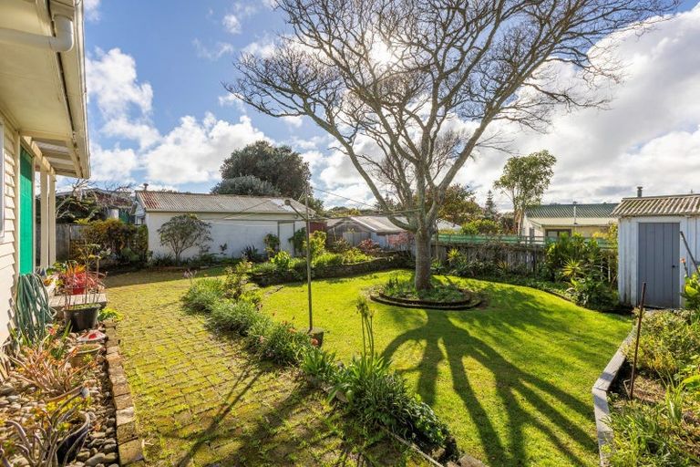 Photo of property in 120 Browne Street, Waitara, 4320