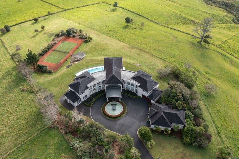 Photo of property in 189 Vaughans Road, Okura, Albany, 0792