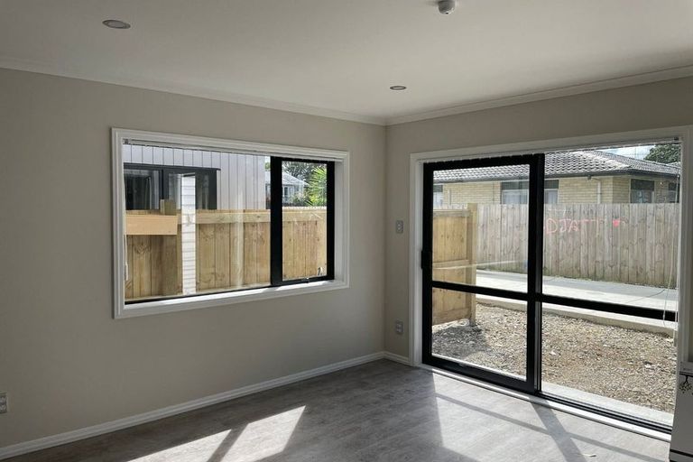 Photo of property in 4b Mirrabooka Avenue, Botany Downs, Auckland, 2010