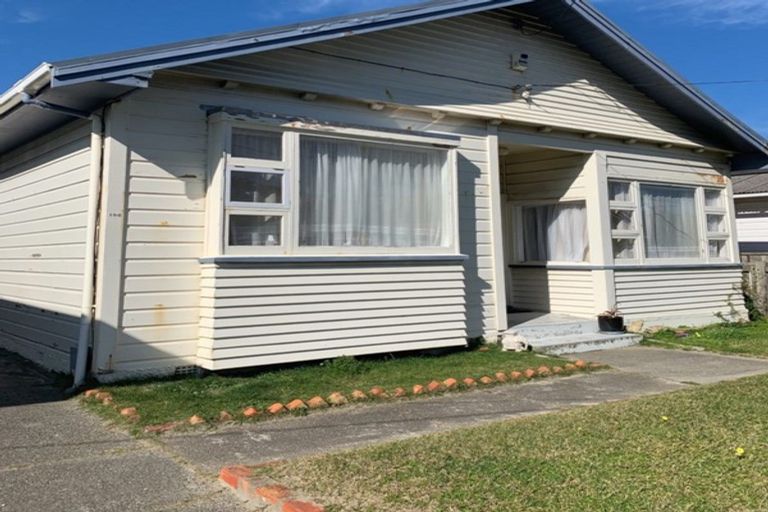 Photo of property in 195 Onepu Road, Lyall Bay, Wellington, 6022