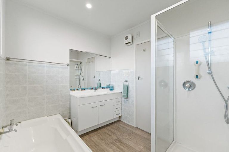 Photo of property in 65 Potter Avenue, Northcote, Auckland, 0627
