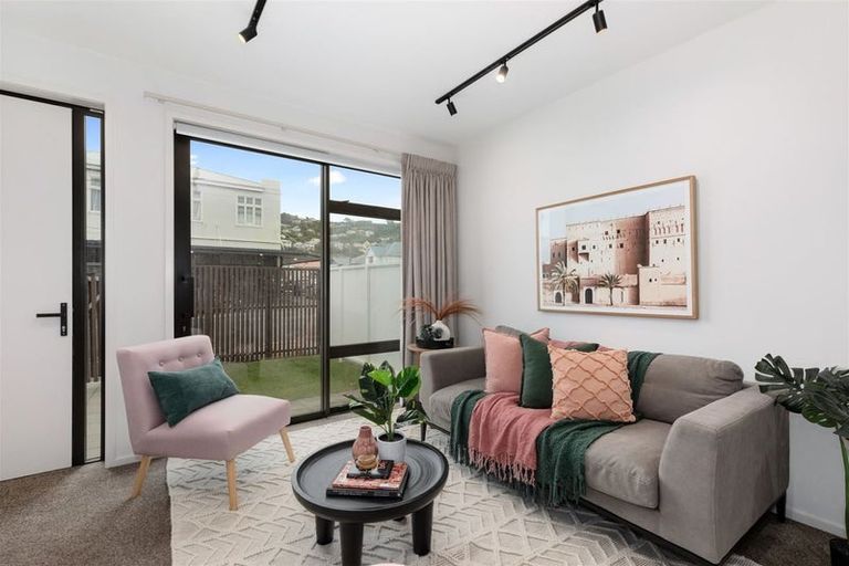 Photo of property in 149u2 Onepu Road, Lyall Bay, Wellington, 6022