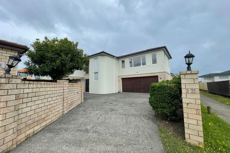 Photo of property in 32 Kaseng Place, East Tamaki Heights, Auckland, 2016